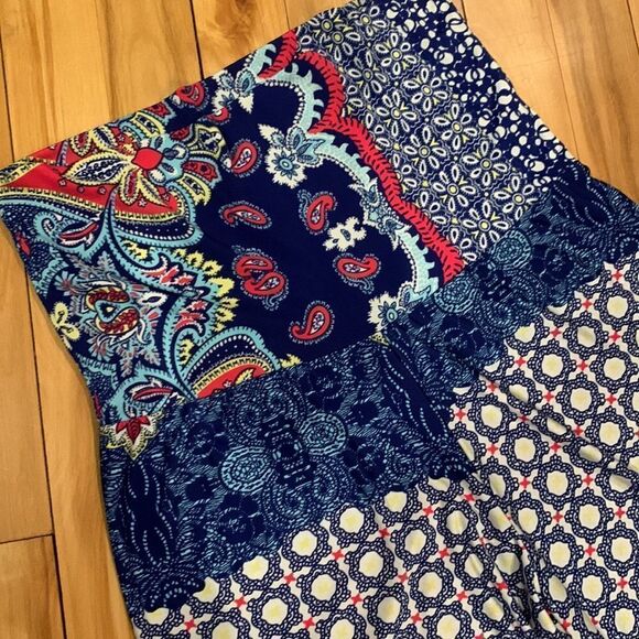 Blue/red/white print silky stretch palazzo pants. Wide waistband. Small. - Picture 5 of 6